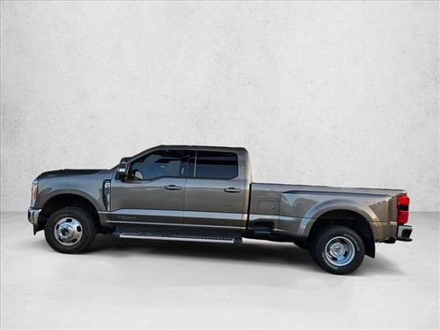 Used 2023 Ford F350 Lariat AWD/4WD image 7