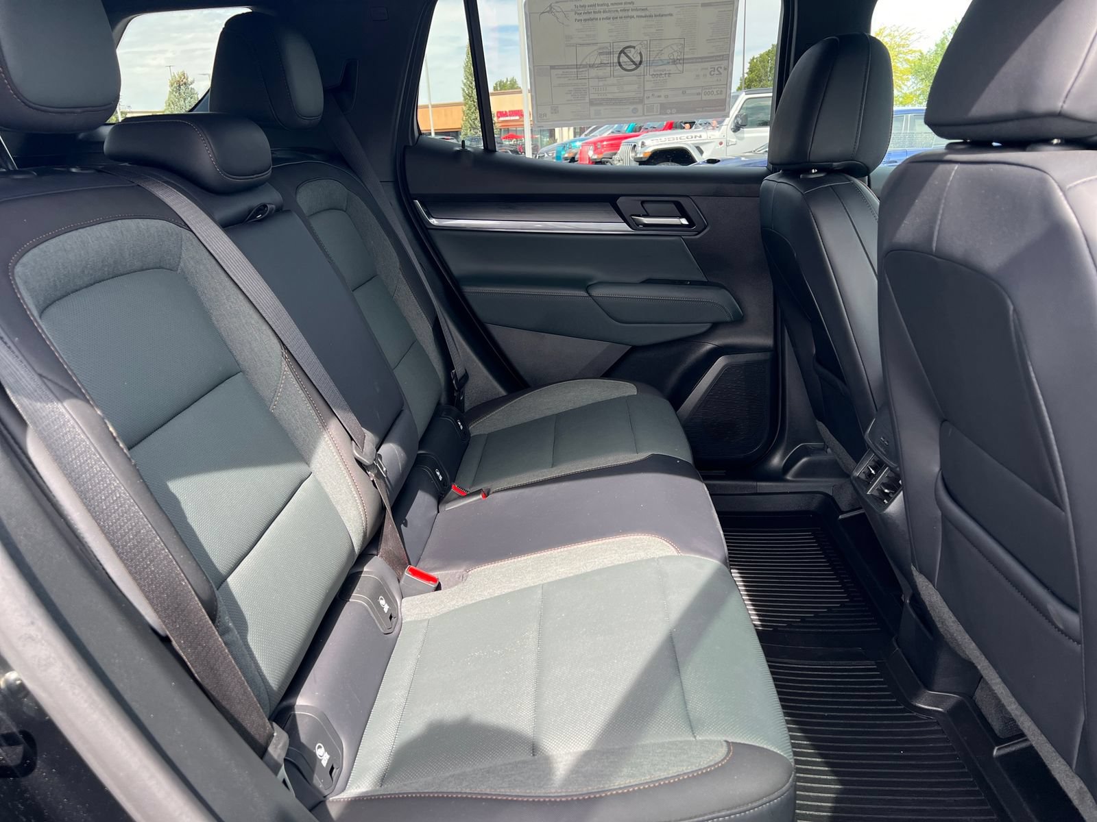 New 2026 GMC Terrain AT4 w/ LPO, Black Badging Package AWD/4WD image 34