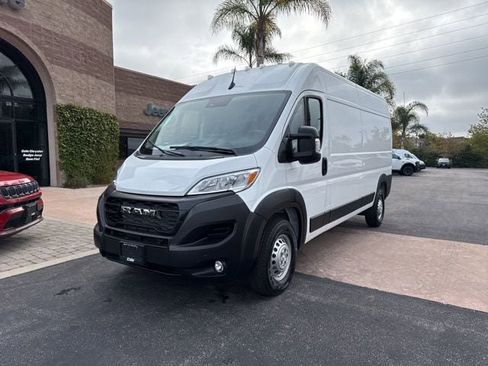 New 2026 RAM ProMaster 2500 w/ Premium Convenience Group FWD image 4