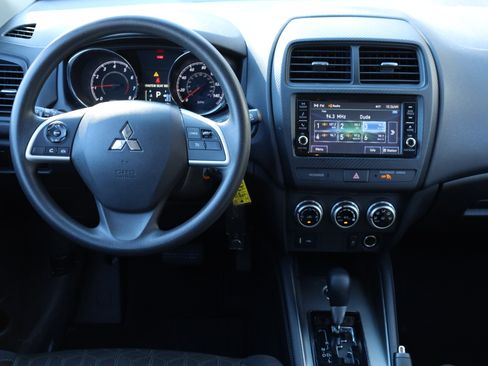 Used 2024 Mitsubishi Outlander Sport SE image 15