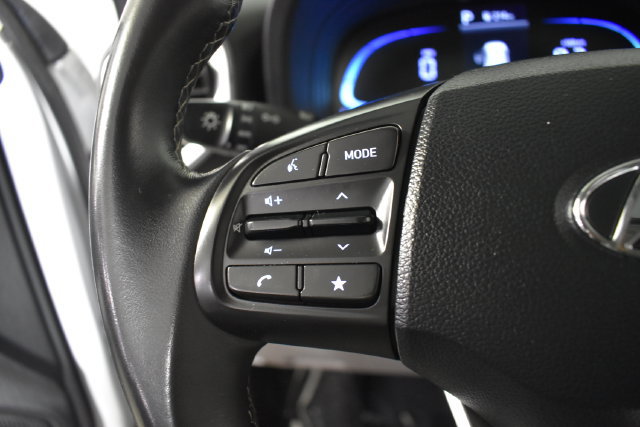 Used 2023 Hyundai Venue SEL w/ Cargo Package FWD image 15