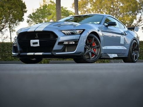 Used 2022 Ford Mustang Shelby GT500 w/ Carbon Fiber Track Pack image 51