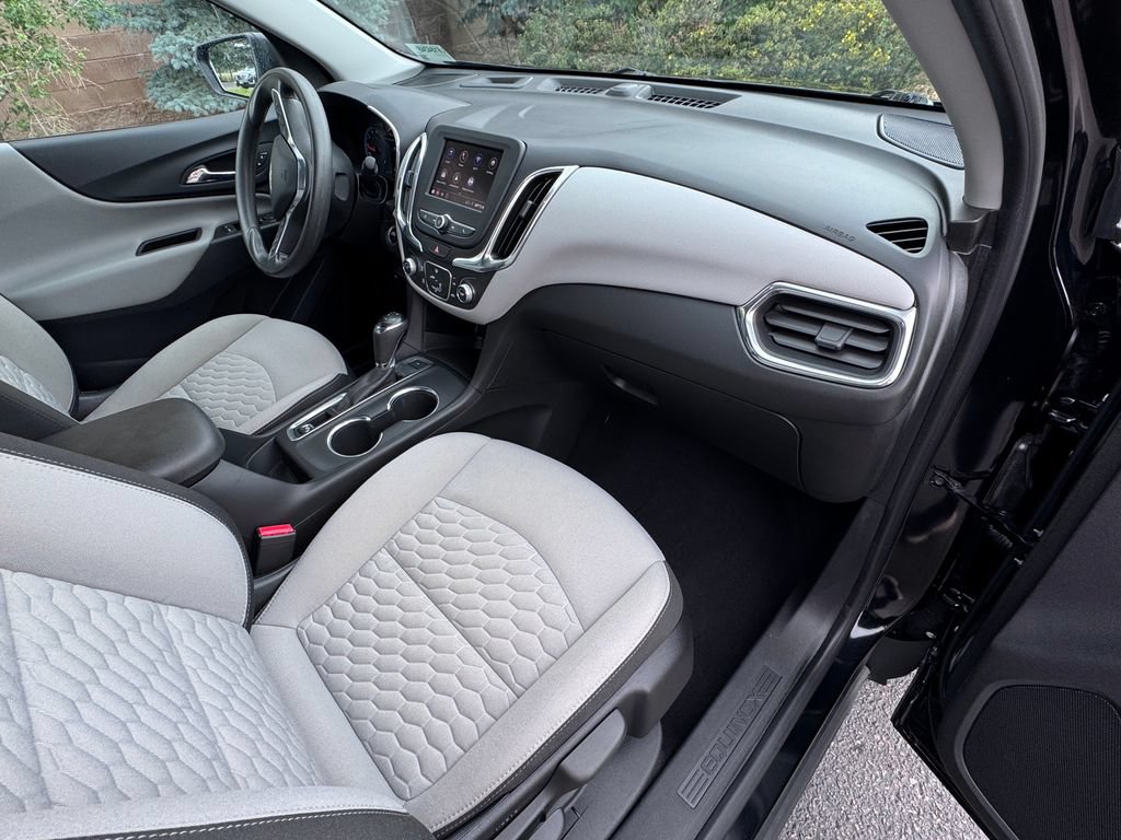 Used 2020 Chevrolet Equinox LS AWD/4WD image 36