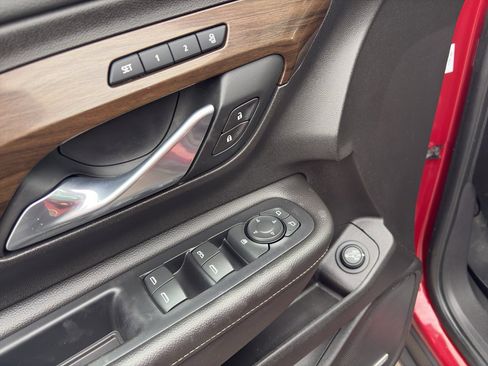 Used 2019 GMC Terrain Denali w/ Advanced Safety Package image 11