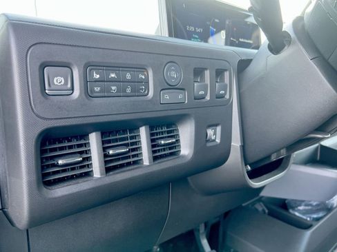 New 2025 Chevrolet Brightdrop 400 w/ Battery Pack, Max Range image 48