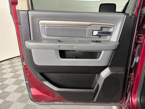 Used 2019 RAM 1500 Classic SLT RWD image 40