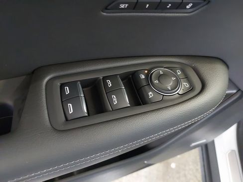 Used 2025 Cadillac Lyriq Sport image 32