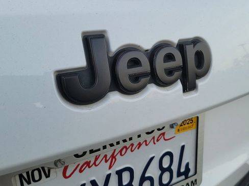 Used 2021 Jeep Grand Cherokee Freedom Edition image 20