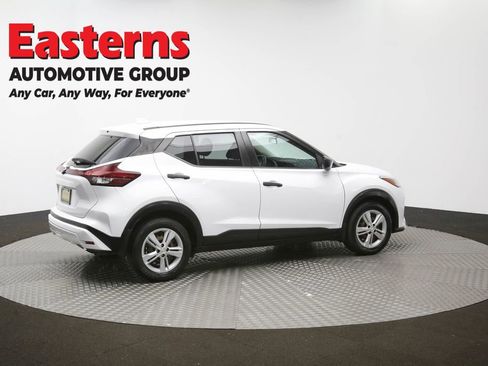 Used 2021 Nissan Kicks S image 39