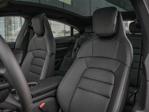 New 2025 Porsche Taycan 4S image 5
