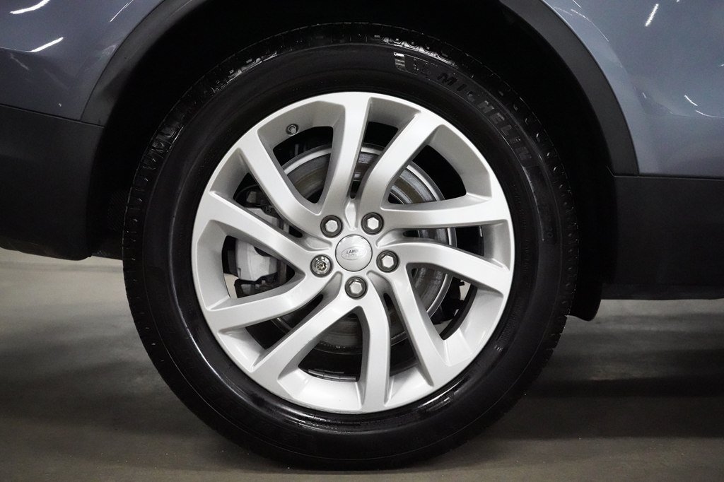 Used 2018 Land Rover Discovery HSE AWD/4WD image 38