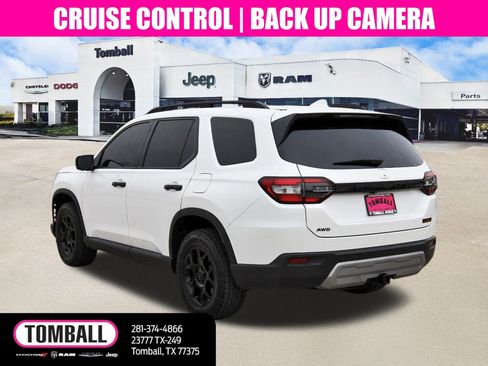 Used 2025 Honda Pilot TrailSport image 5