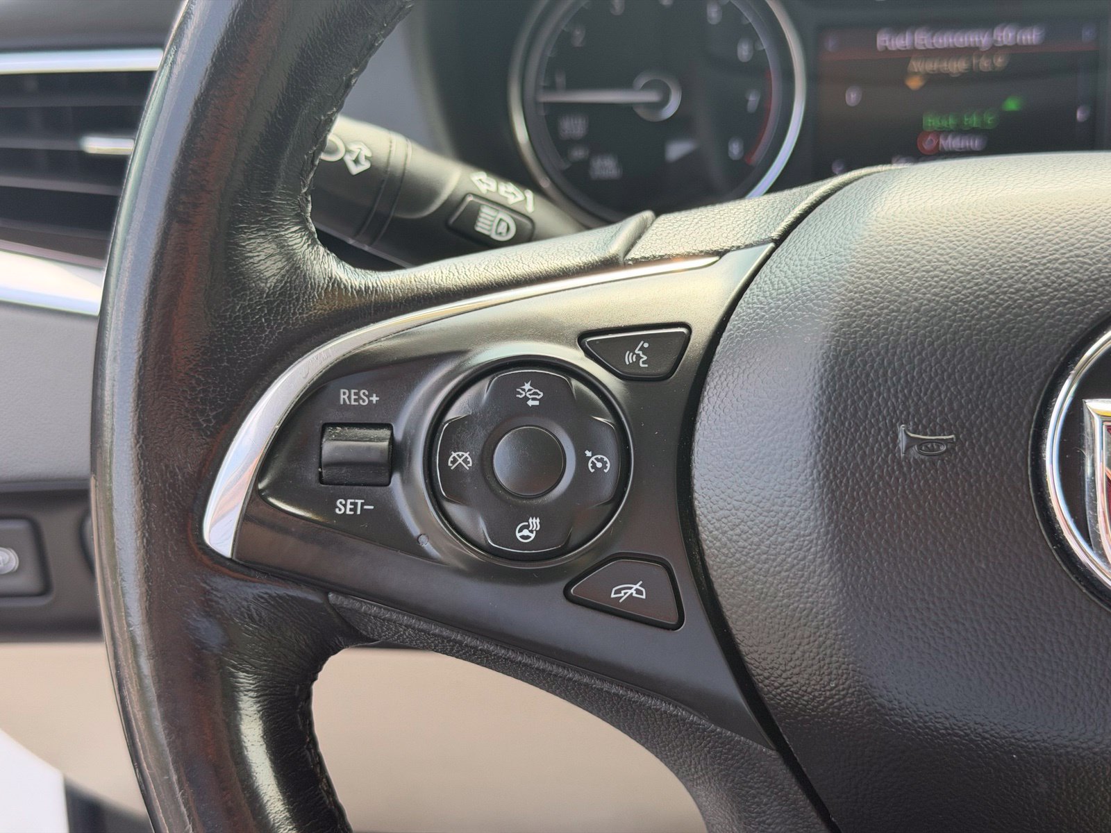 Used 2020 Buick Enclave Premium w/ Sun and Sites Package FWD image 19
