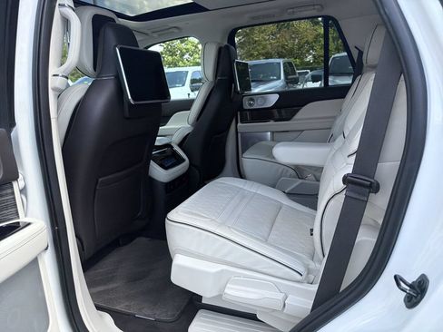 Certified 2023 Lincoln Navigator Black Label AWD/4WD image 14