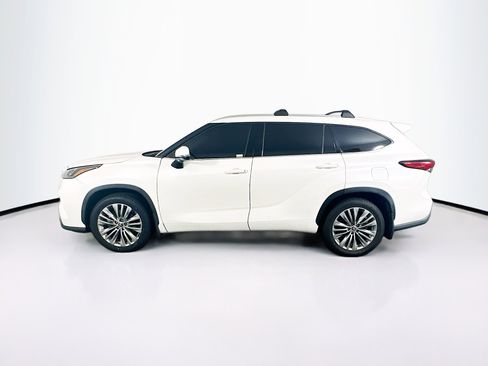 Used 2021 Toyota Highlander Platinum AWD/4WD image 4
