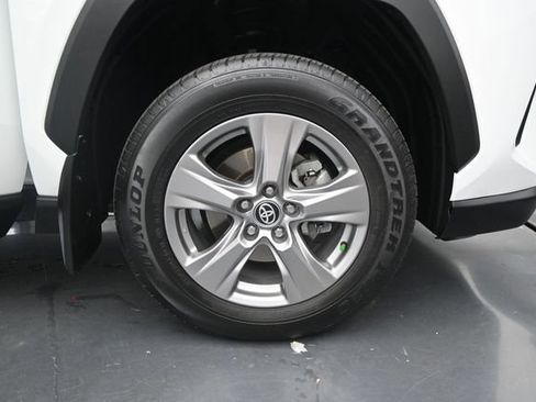 Used 2024 Toyota RAV4 XLE FWD image 18