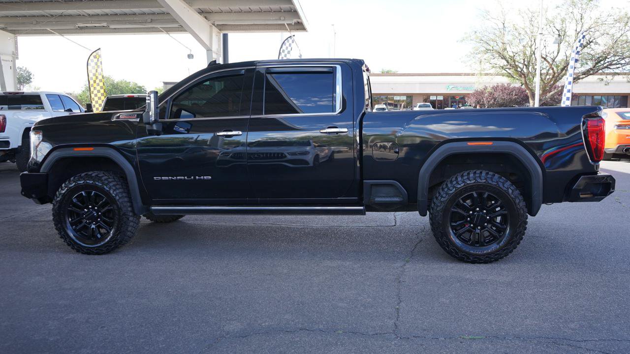 Used 2023 GMC Sierra 2500 Denali w/ Denali Black Diamond Edition AWD/4WD image 6