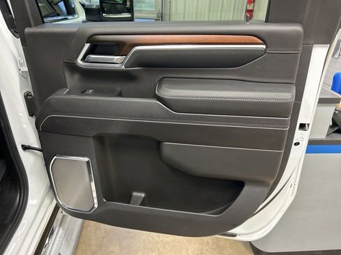 Used 2025 GMC Sierra 3500 Denali w/ Denali Reserve Package image 30