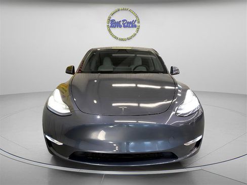 Used 2023 Tesla Model Y Long Range image 2