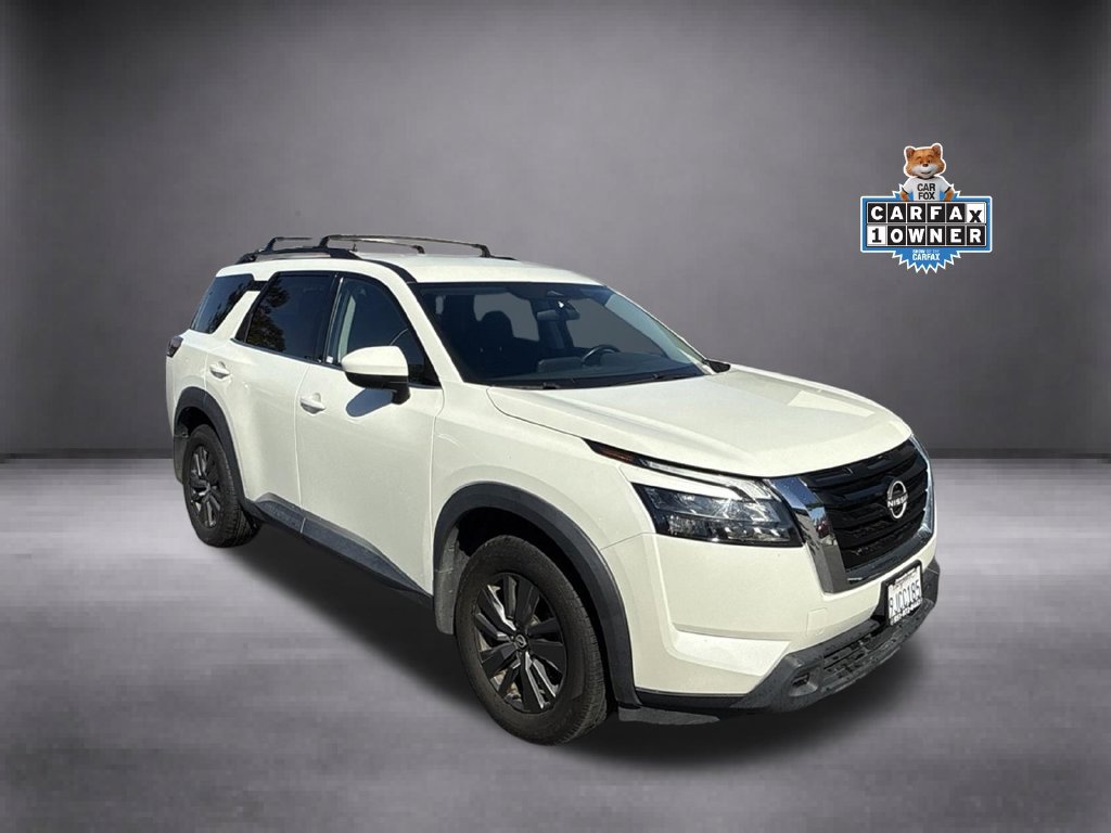 Used 2024 Nissan Pathfinder SV FWD image 2