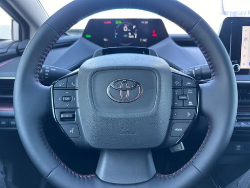 Used 2025 Toyota Prius Plug-In Hybrid image 22