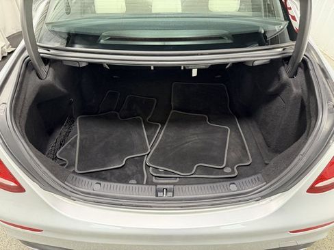 Used 2018 Mercedes-Benz E 300 4MATIC image 9