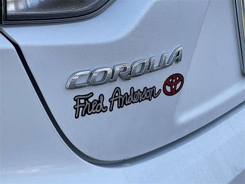 Used 2023 Toyota Corolla LE w/ LE Convenience Package image 11