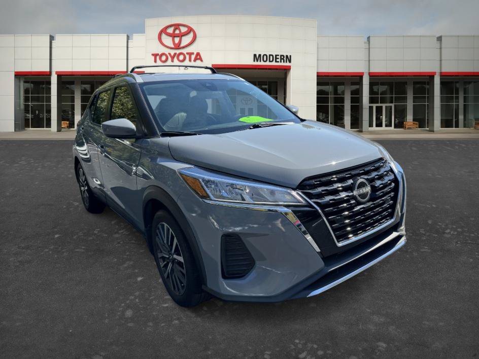 Used 2022 Nissan Kicks SV w/ Interior Electronics Package FWD image 6