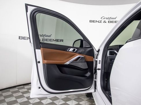 Used 2025 BMW X6 xDrive40i w/ Climate Comfort Package image 15