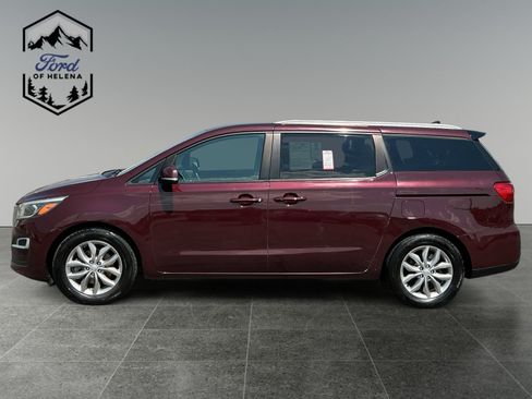 Used 2019 Kia Sedona EX FWD image 2