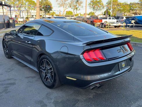Used 2017 Ford Mustang GT image 5