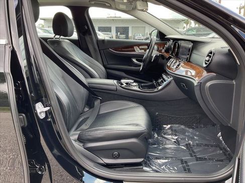 Used 2017 Mercedes-Benz E 300 4MATIC w/ Premium 1 Package image 18