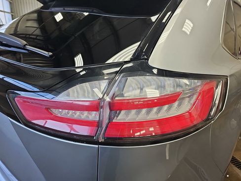 Used 2024 Ford Edge Titanium image 32