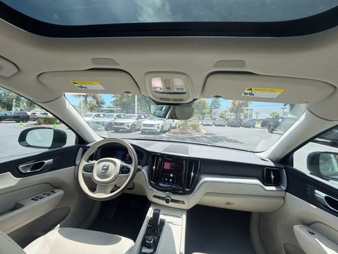 Used 2024 Volvo XC60 B5 Core AWD/4WD image 32