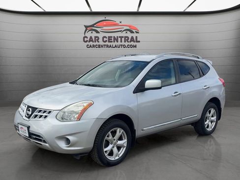 Used 2011 Nissan Rogue SV image 1