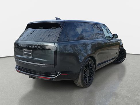 New 2026 Land Rover Range Rover Long Wheelbase SE image 5