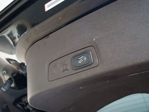 Used 2019 Lincoln MKC Premiere image 30