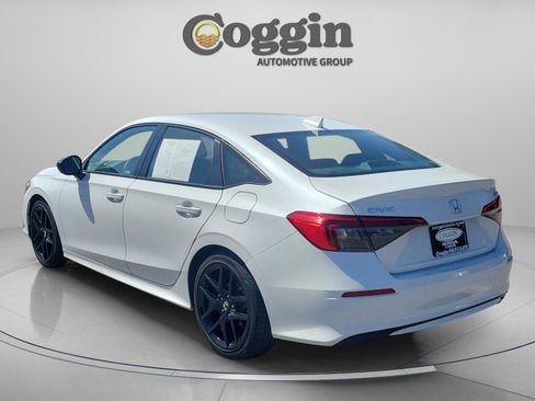 Used 2023 Honda Civic Sport image 3