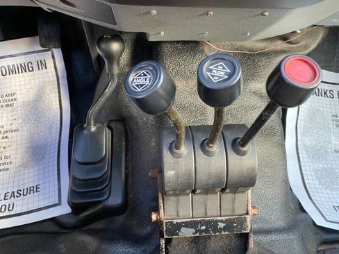 Used 2012 Ford F550 4x4 SuperCab Super Duty w/ Payload Upgrade Pkg image 17