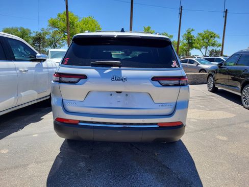 Used 2025 Jeep Grand Cherokee L Limited AWD/4WD image 19