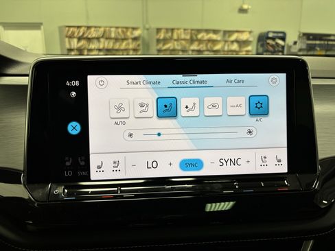 New 2026 Volkswagen Atlas Cross Sport SE image 20