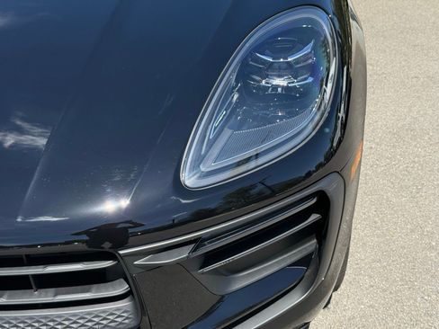 Used 2026 Porsche Macan image 11