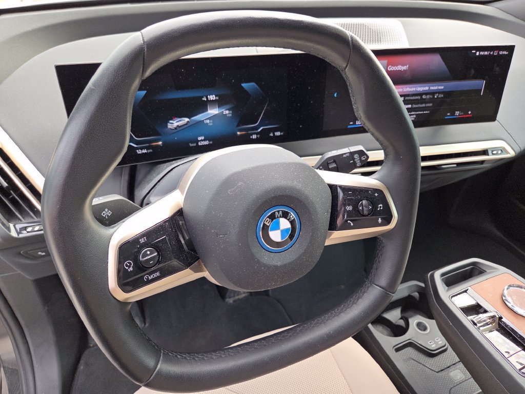 Used 2023 BMW iX xDrive50 w/ Premium Package AWD/4WD image 44