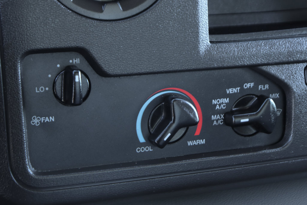 Used 2021 Ford E-450 and Econoline 450 Super Duty w/ Power Windows & Locks Group RWD image 32