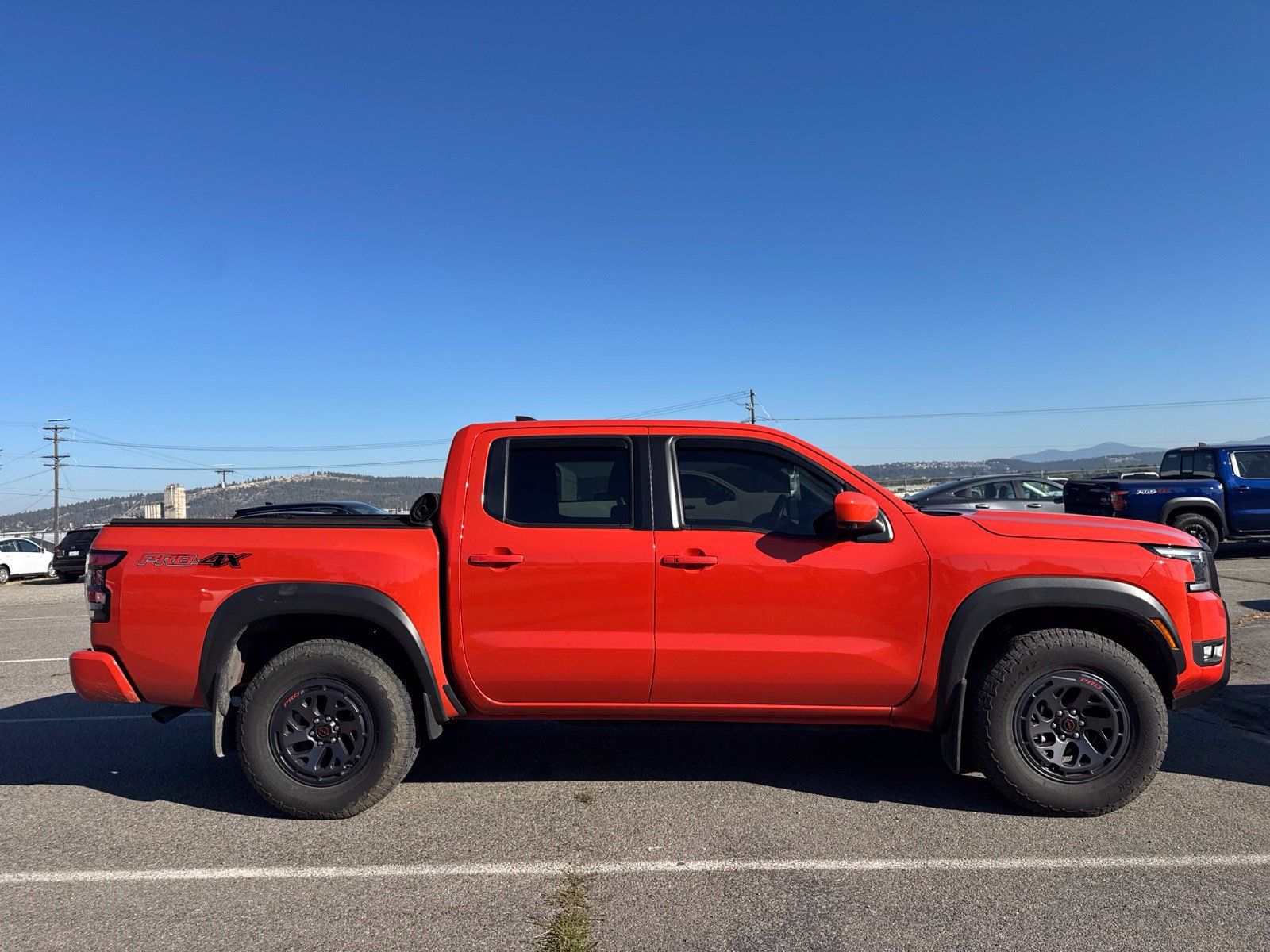 Used 2025 Nissan Frontier PRO-4X w/ Pro Convenience Package AWD/4WD image 5