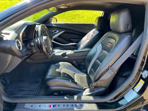 Used 2018 Chevrolet Camaro SS RWD image 8