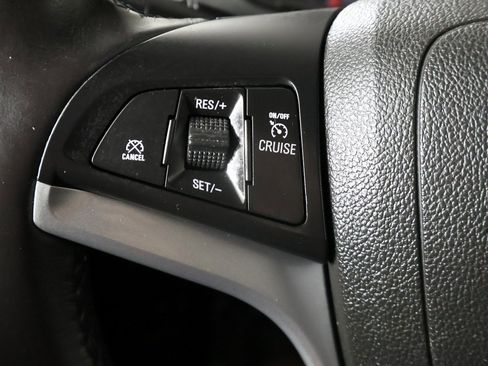 Used 2018 Chevrolet Trax LT w/ Sun & Sound Package image 38