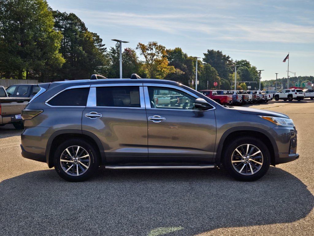 Used 2018 Toyota Highlander XLE AWD/4WD image 7