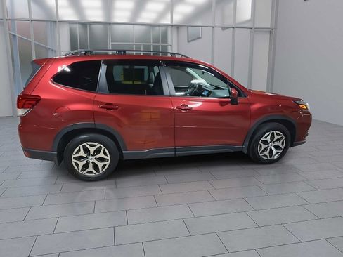 Used 2023 Subaru Forester Premium AWD/4WD image 9