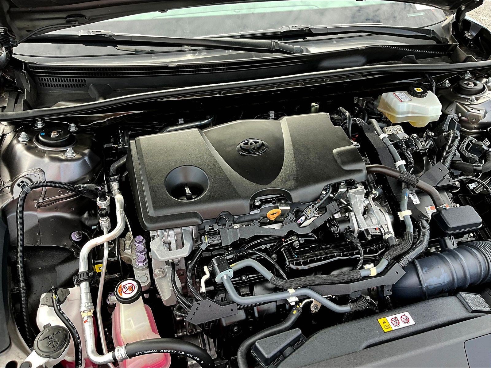Used 2020 Toyota Camry SE w/ Sunroof Package FWD image 30